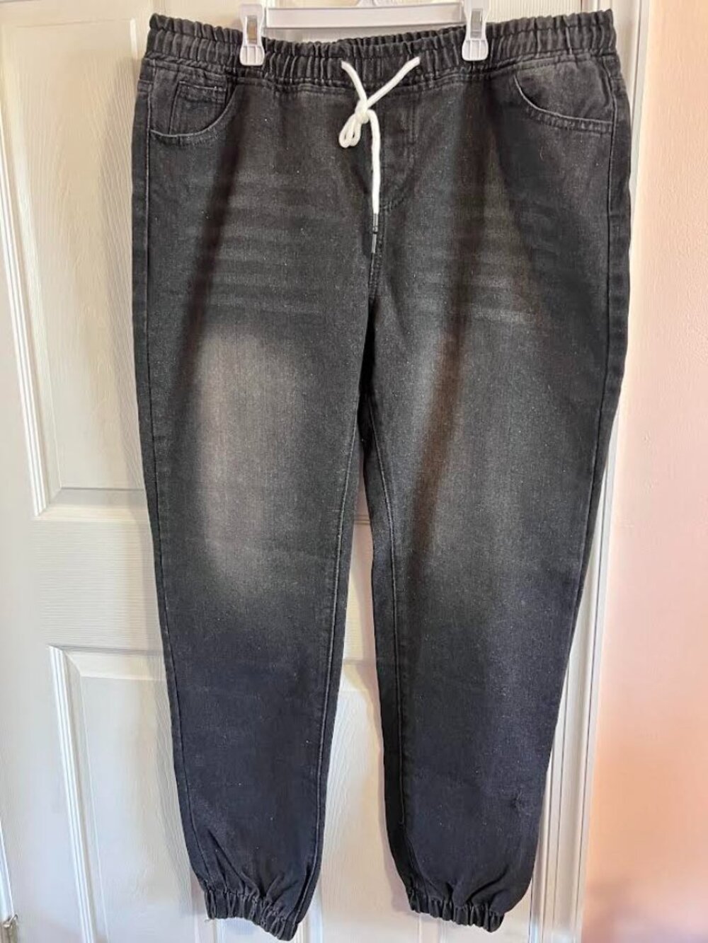 Women’s Black Elastic Waist Jogger Jeans